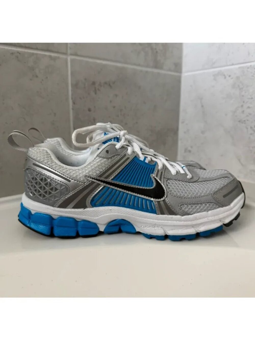 Nike Sneakers Size 6.5 Youth